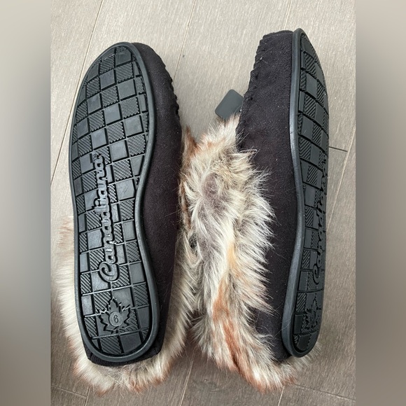 Brand New - Canadiana Women’s Muskoka slippers - Picture 2 of 4